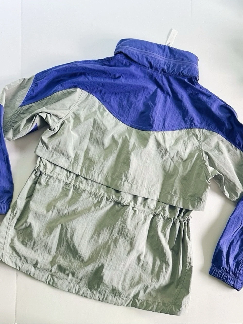 NEW Lululemon Women’s Evergreen Anorak Jacket Charged Indigo / Seal Grey Size 2
